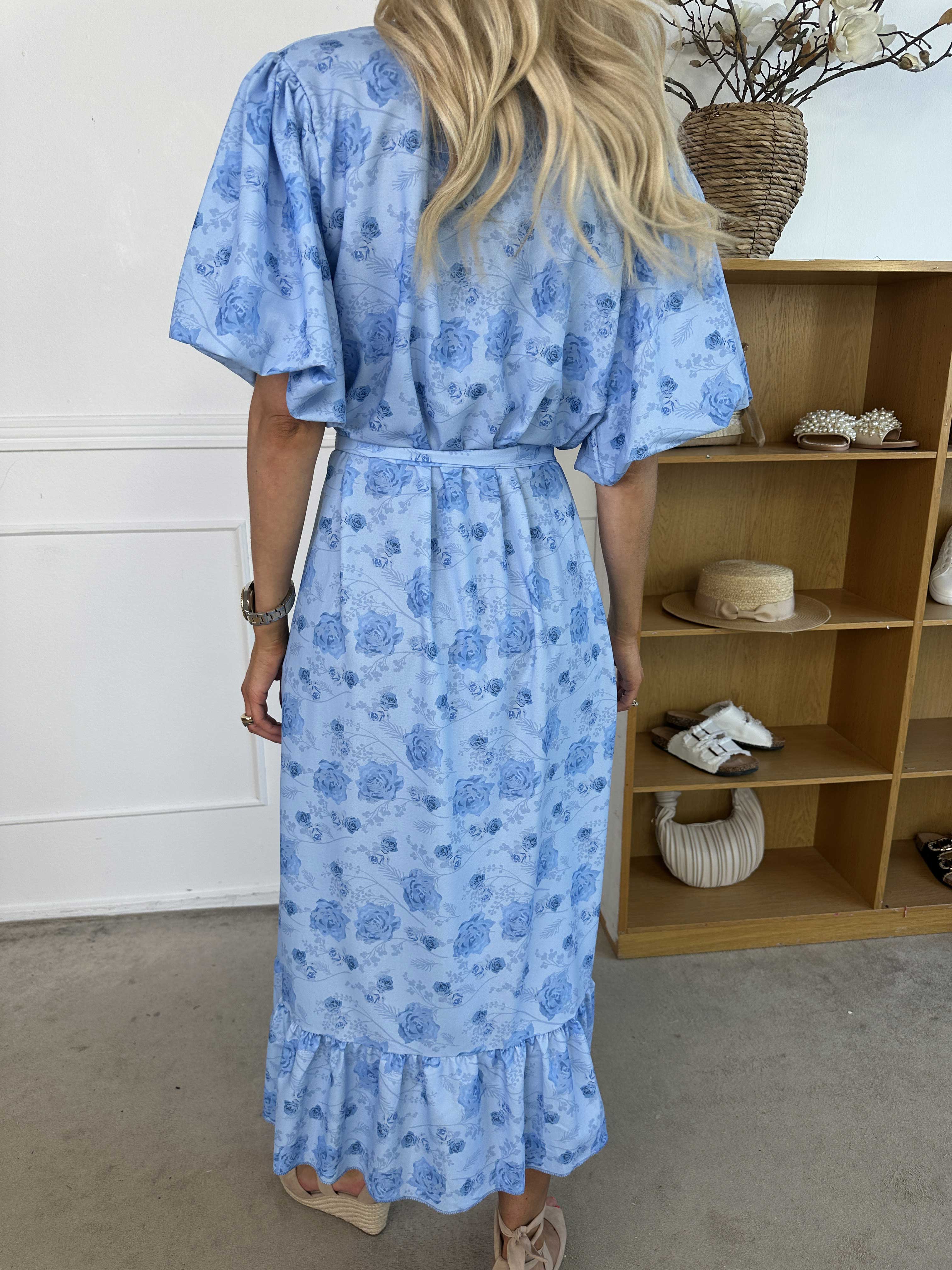 Sakira - Söt blommig klänning med puffärmar